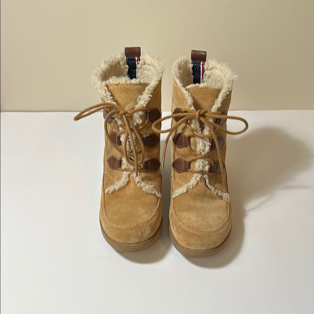 Tommy Hilfiger Tan Ankle Boots with Cream Accents